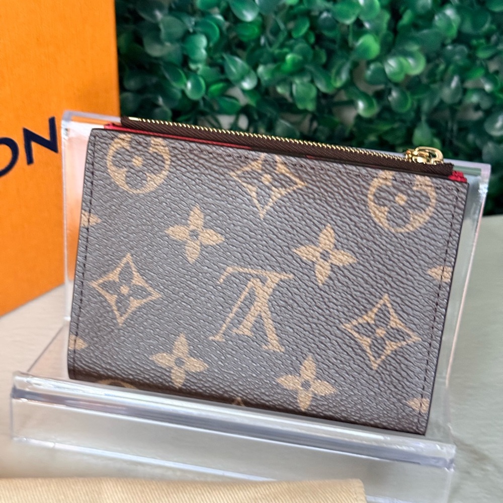 Louis Vuitton Monogram Small Compact Lisa Zip Wallet - Red Interior Like New - Picture 3 of 9